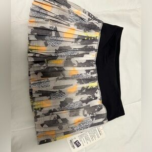 Lululemon pleated skirt size 2